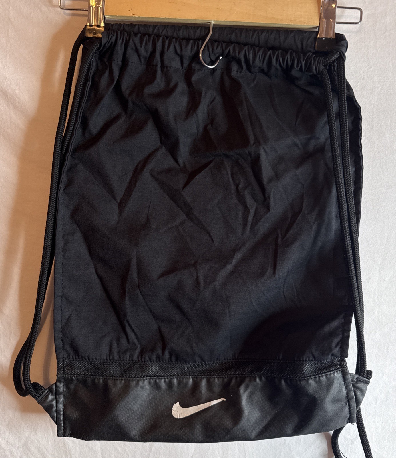 Nike Drawstring & Zip Black Backpack Mesh Fabric Athletic Bag Training Gym Sack