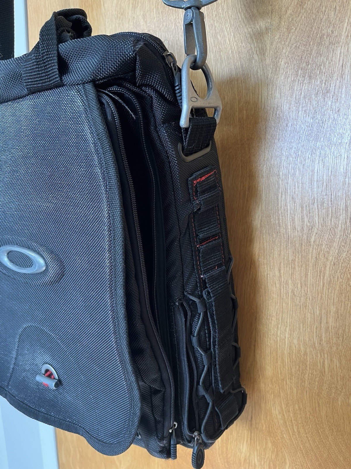 Oakley Tactical Field Gear Vertical Messenger Y2K Laptop Bag Shoulder Strap READ