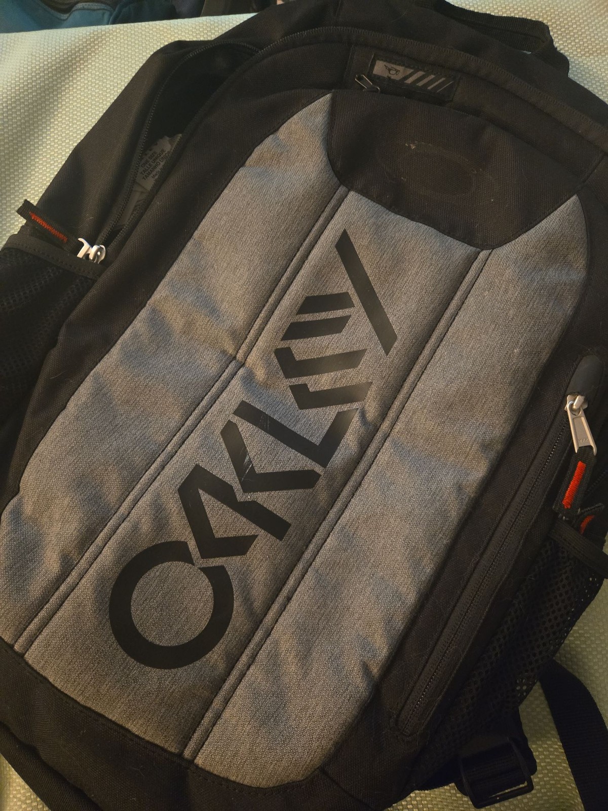 Oakley Enduro 2.0 20L Backpack Black/Heather Grey