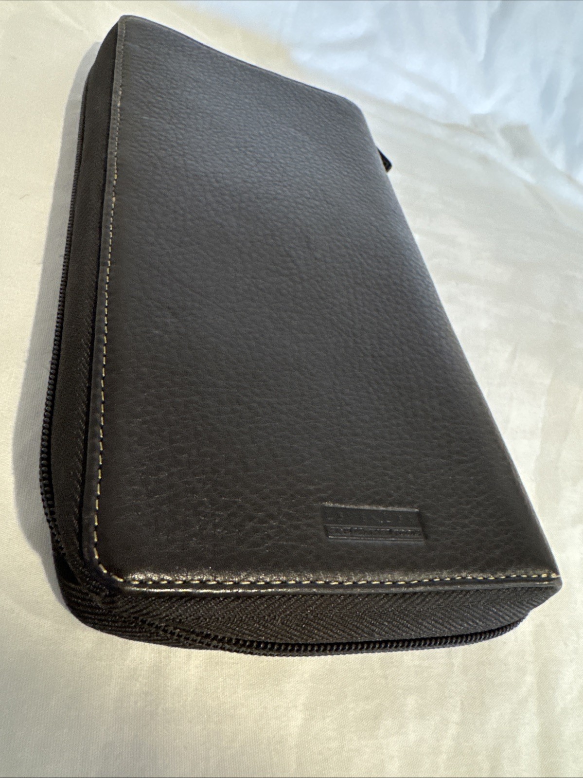 Levenger Zip-Around Black Premium Pebbled Leather Wallet Organizer Quality Lux