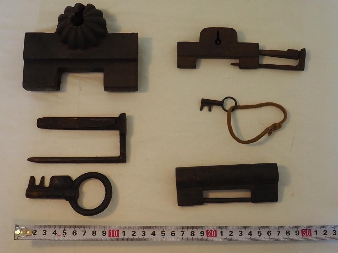 Japanese Antique Lock Set of 3 Padlocks Old Keys Traditional Wajou Iron Lock JP