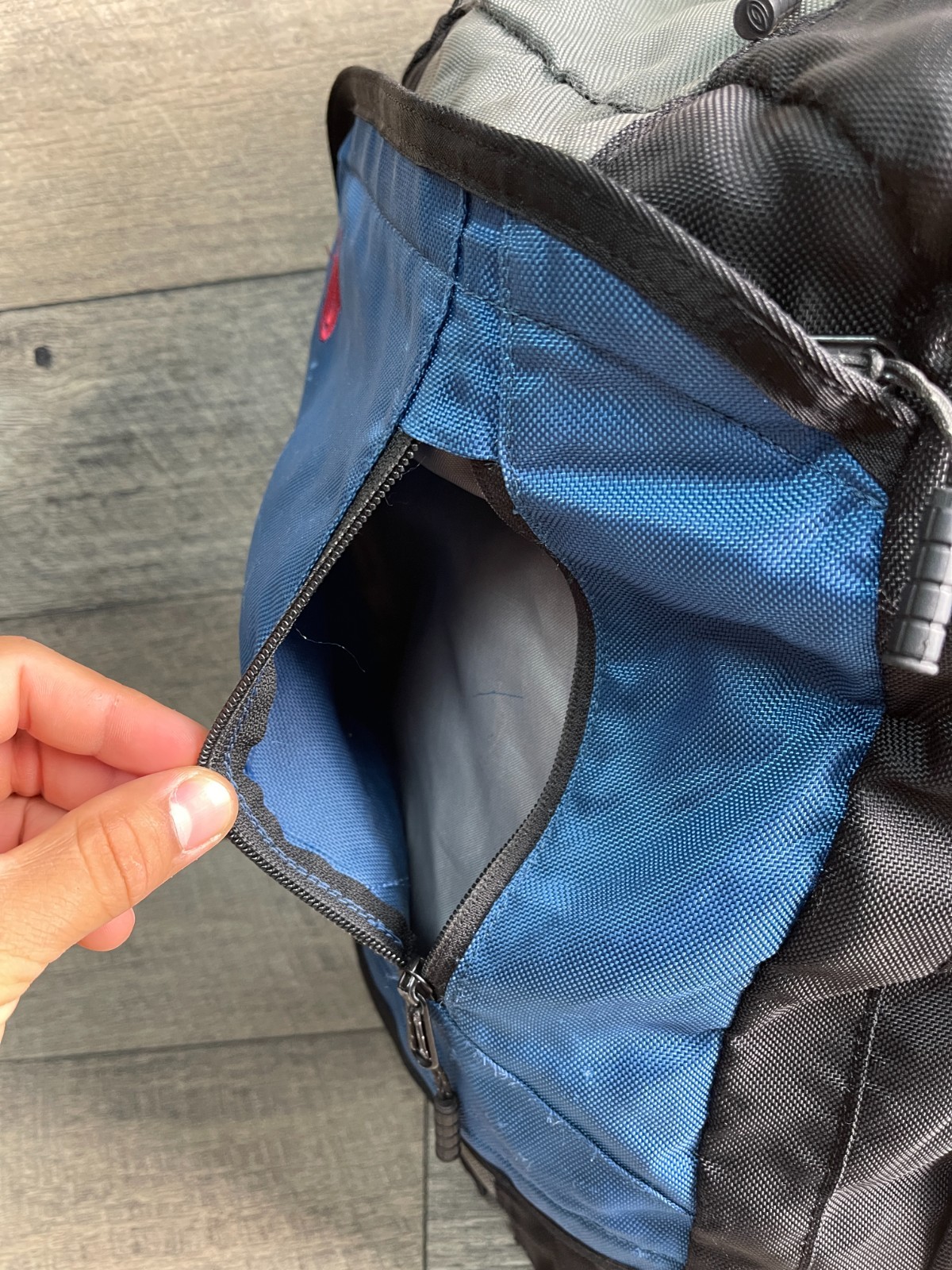 Timbuk2 Backpack Medium Q Blue Black Zip Inner Pocket Laptop Sleeve Shoulder
