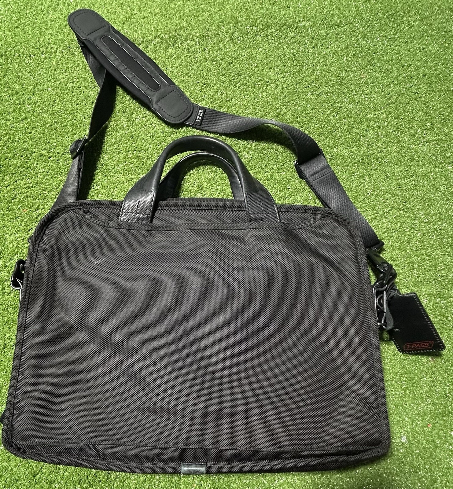Tumi Alpha 2 T-Pass Medium Screen Briefcase Laptop Bag Nylon 26516D2 Reg $455