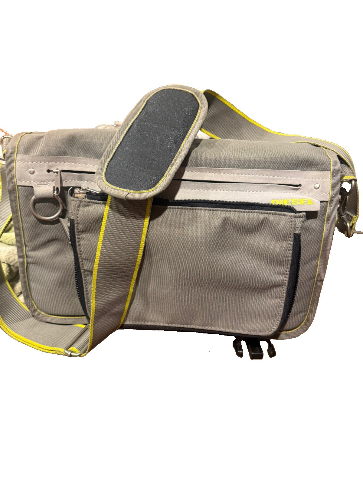 VINTAGE DIESEL BUSINESS MESSENGER LAPTOP GRAY W/NEON GREEN TRIM CROSSBODY BAGY2K
