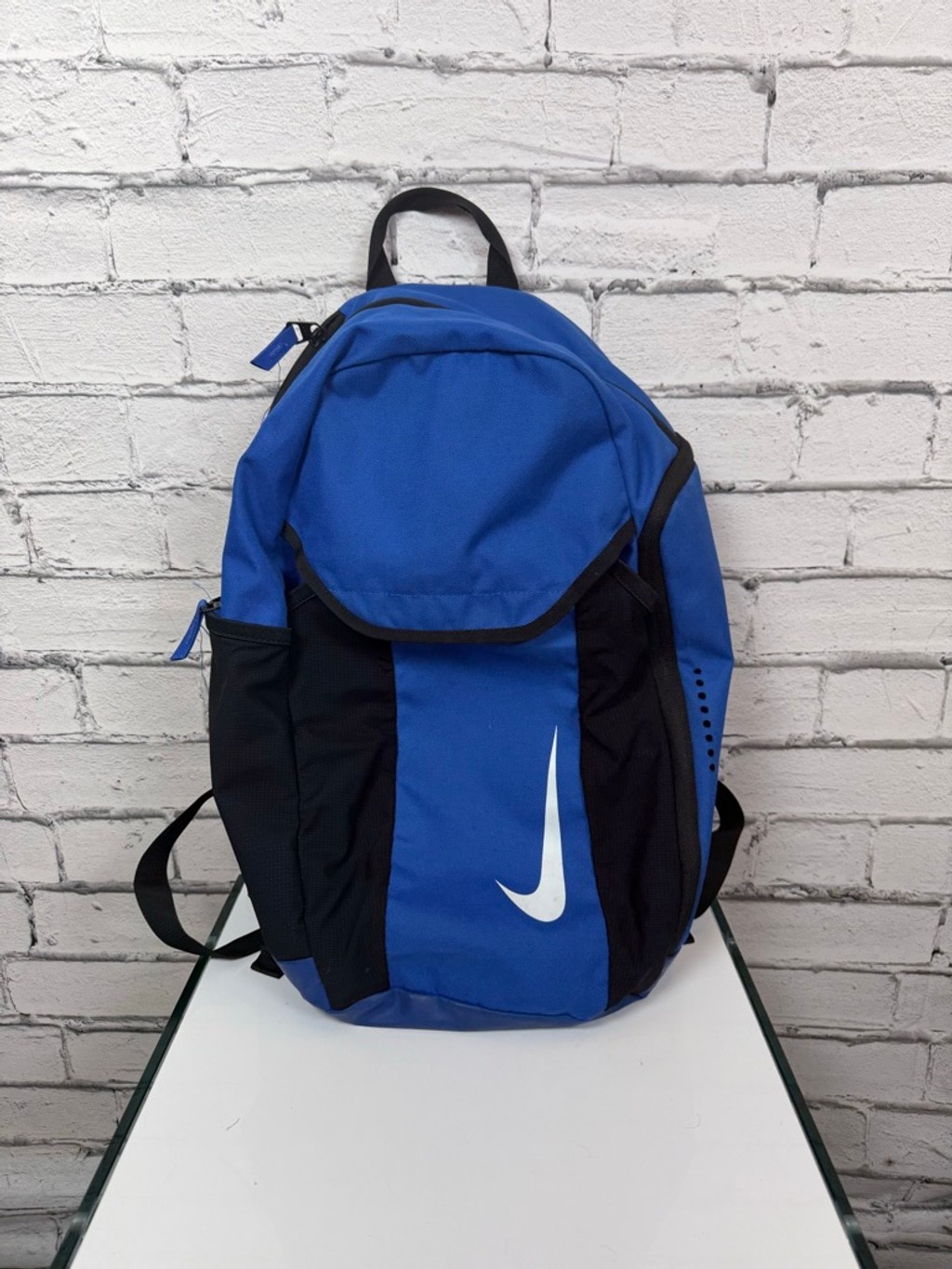 Nike Backpack Academy Blue Black Backpack Gym Bag 19x13x4 in Book Bag
