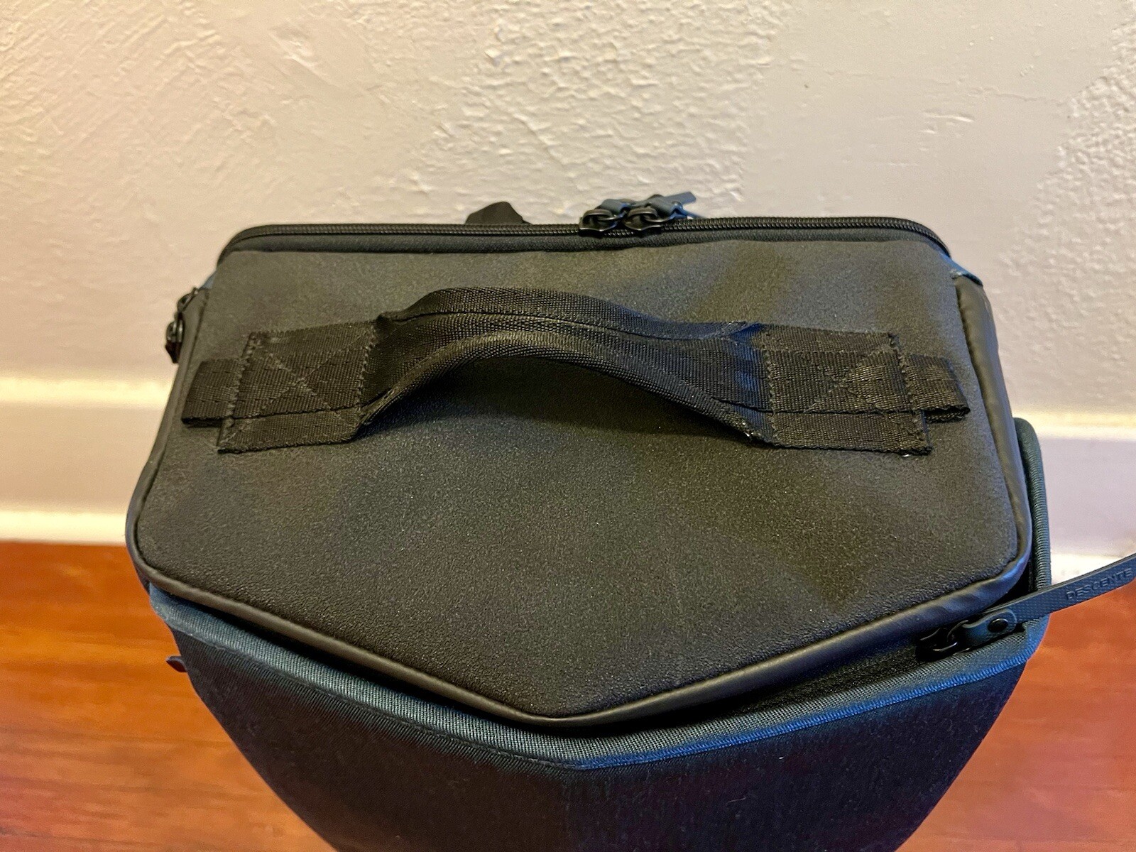 DESCENTE DUALIS Penta Backpack S5324DBP10 Navy Intelligent Travel Line 26L