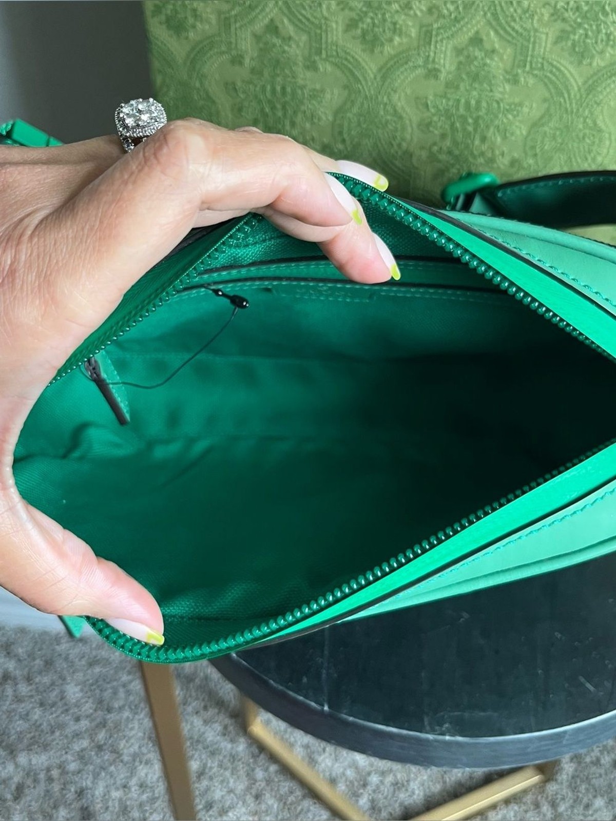 NEW Gucci GG Leather Rubber-Effect Crossbody/Belt Bag – Green – Size 100