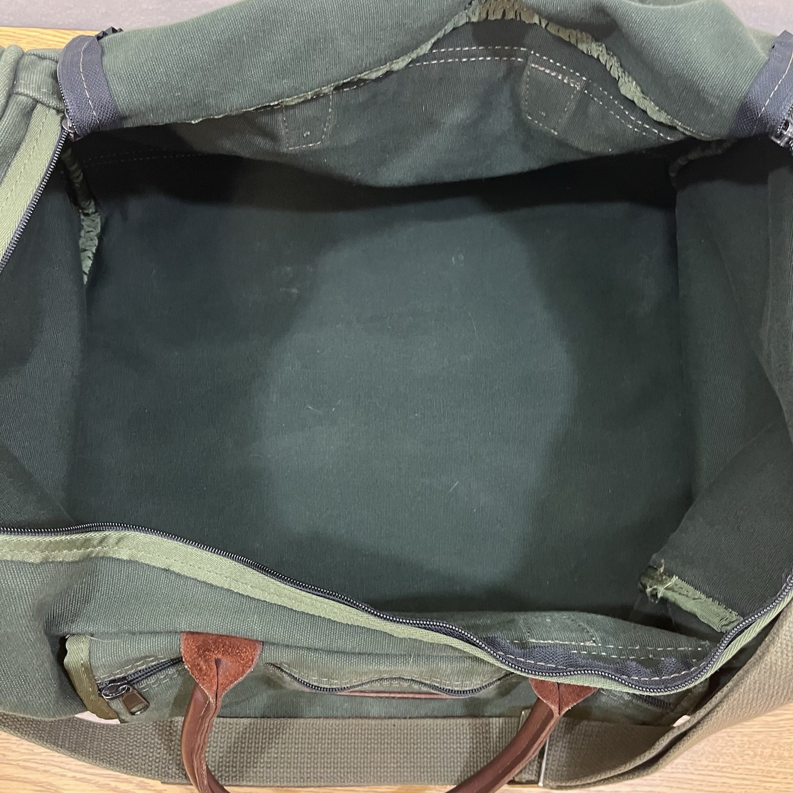 Vintage Orvis Battenkill Green Canvas 24x12x12 Duffel Bag Leather Trim Classic!