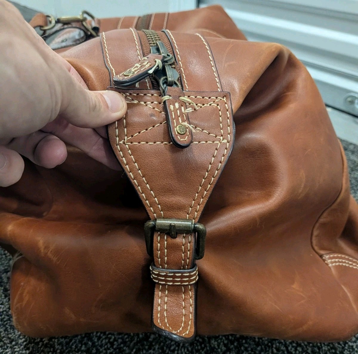 Tommy Bahama Weekender Leather Duffel Bag Cognac Brown 19.5″ x 11.5″ (Rare)