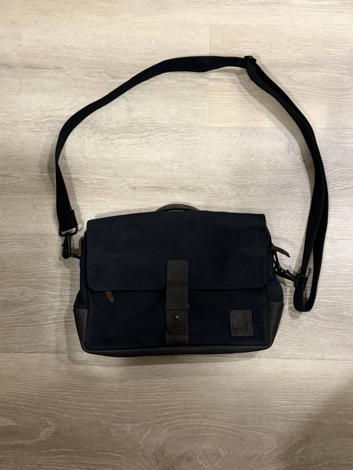 NutSac Satchel 13 Inch Waxed Canvas & Leather Water-Resistant Tablet Bag EXC