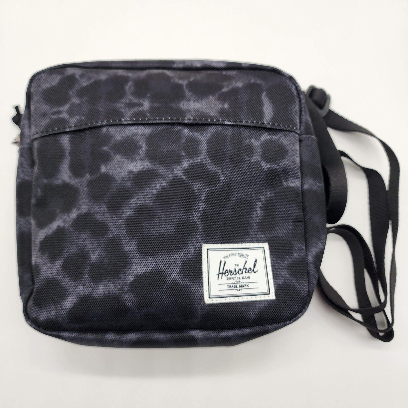 Herschel Supply Co Classic Crossbody Bag Digi Leopard Black Gray Messenger EUC