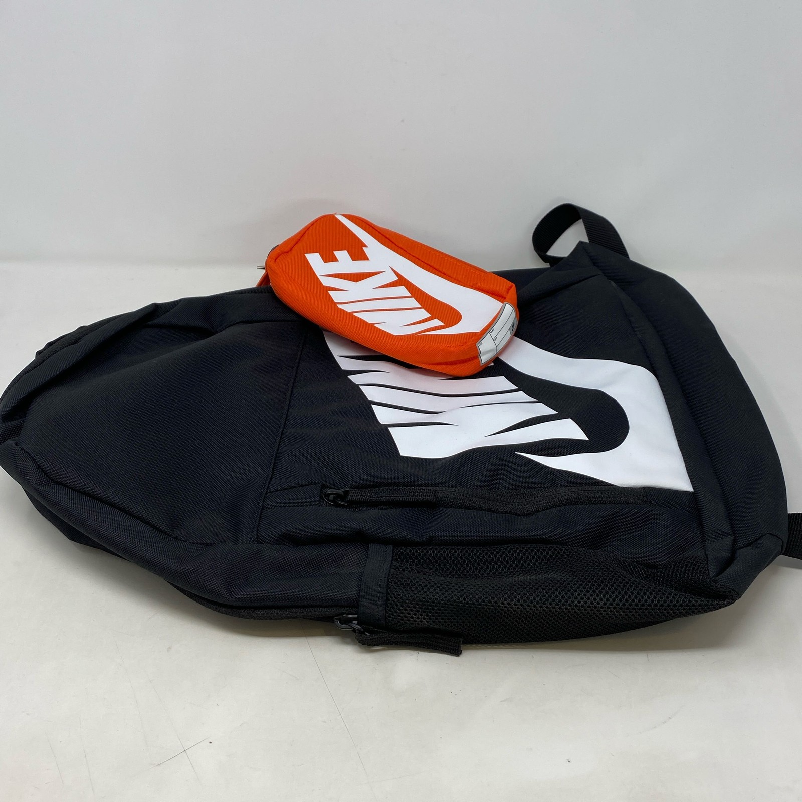 Nike Elemental Backpack 20L w/ Pencil Case Black/White One Size