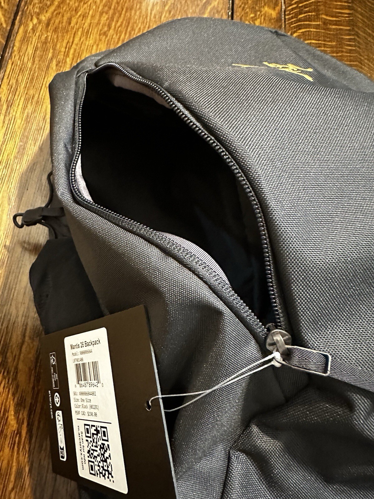 Arc’teryx Backpack Mantis 26 Backpack Black Gold Logo 26 Litre Backpack Rare