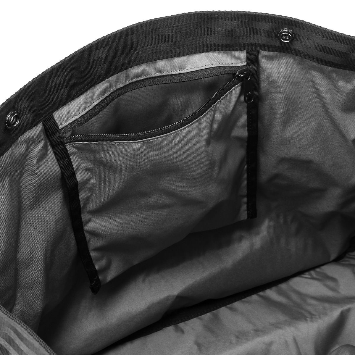 Chrome Industries Newspaper Messenger Bag 26L Waterproof B4 Nylon Mens