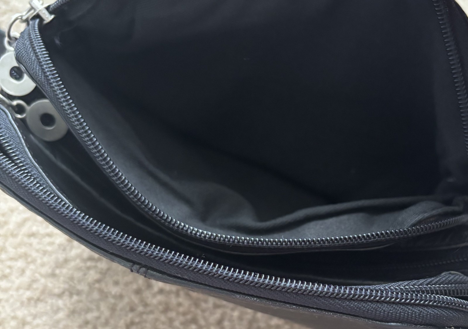 Vintage Wilsons Leather Crossbody Bag Black Genuine Minimalist Vintage 3 pocket
