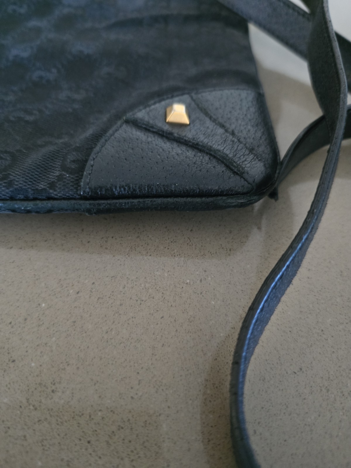 Authentic Gucci GG Canvas Nailhead Flat Messenger Crossbody Bag – Black