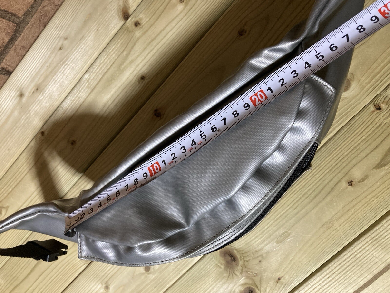 United Colors of Benetton Crossbody Fanny Pack Bag Vtg Size 9.8 x 5.1 x 3.9 in