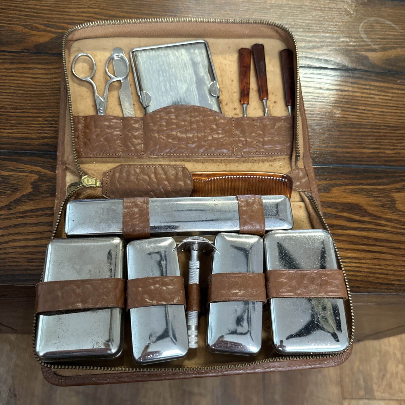 Vintage 1950s Bakelite Genuine Top Grain Cowhide Leather Silver Grooming Kit