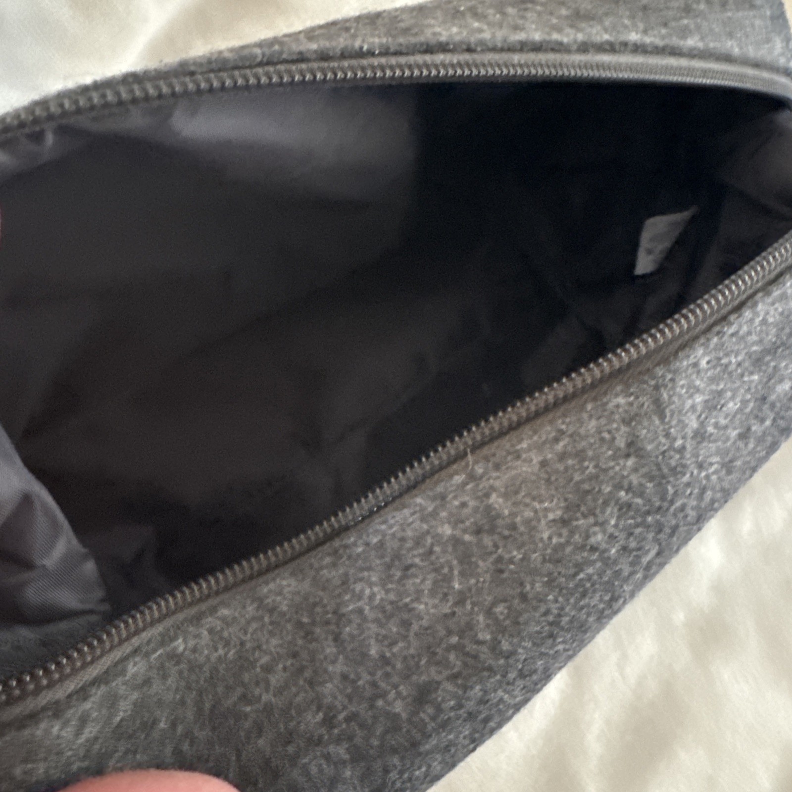 Felt Wool Canvas Faux Leather Dop Dopp Kit Gray Toiletry Travel Bag Makeup Pouch
