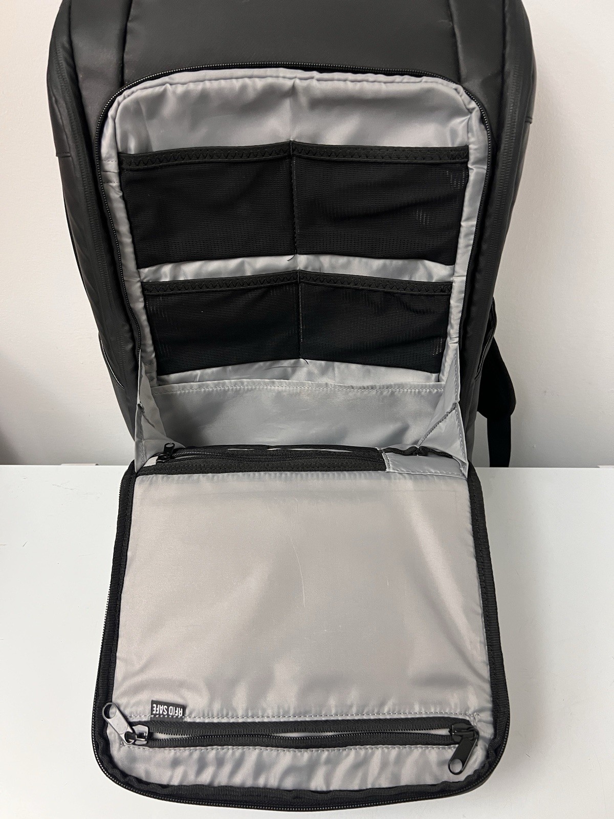 Nomatic Travel Pack Backpack 20L Tech Techie Carry-On Black Back Pack