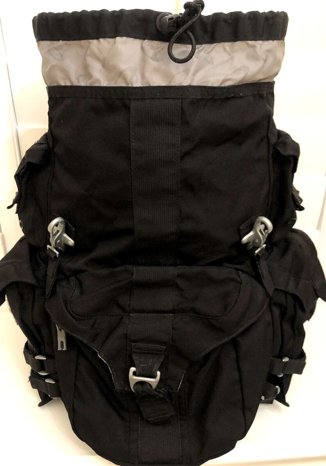OAKLEY AP MECHANISM BACKPACK Rare Black Mountain Division Hiking Day Pack Bag