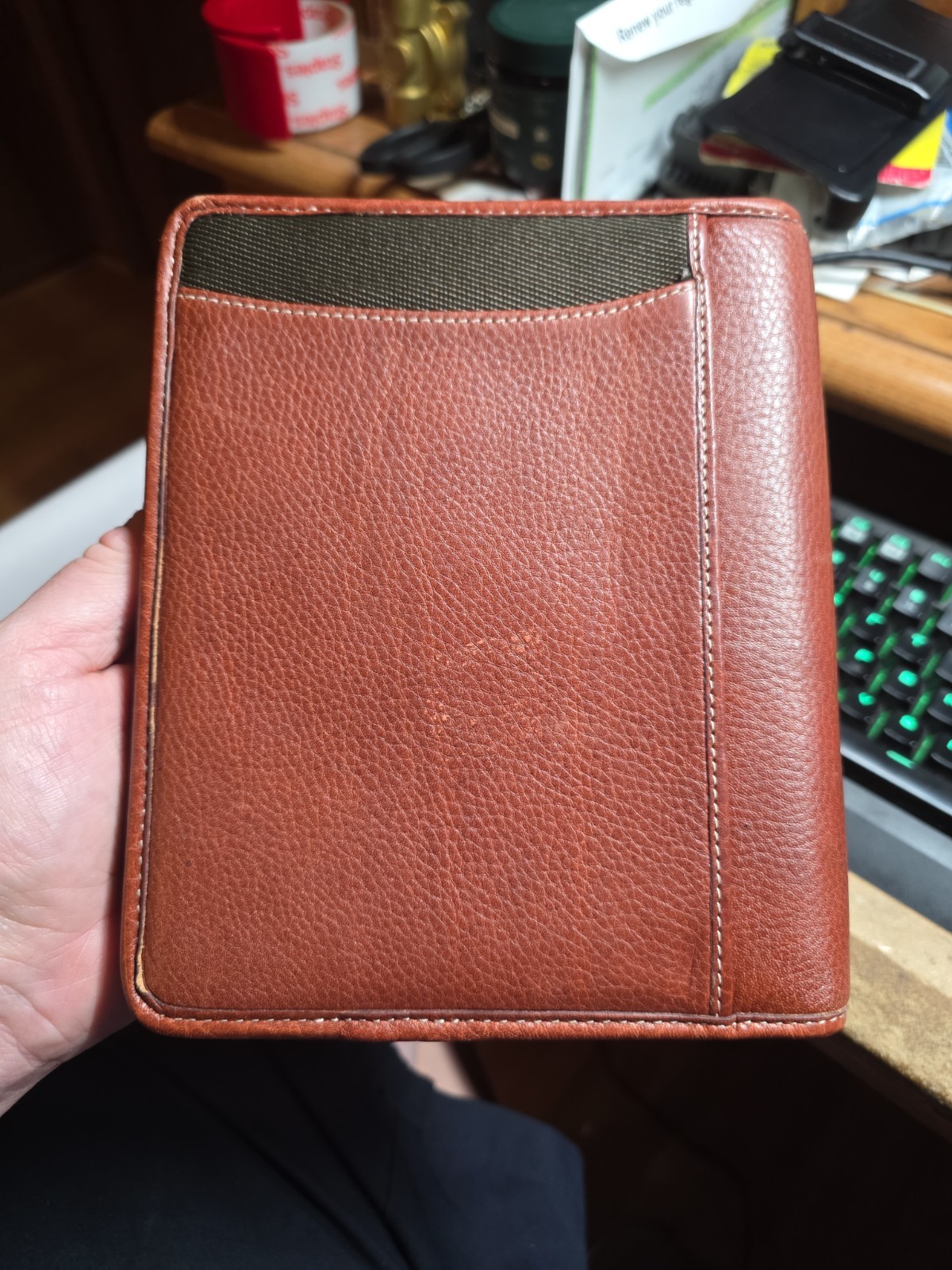Johnston And Murphy Soft Leather Zippered Organizer Man’s 8″x7″ Brown