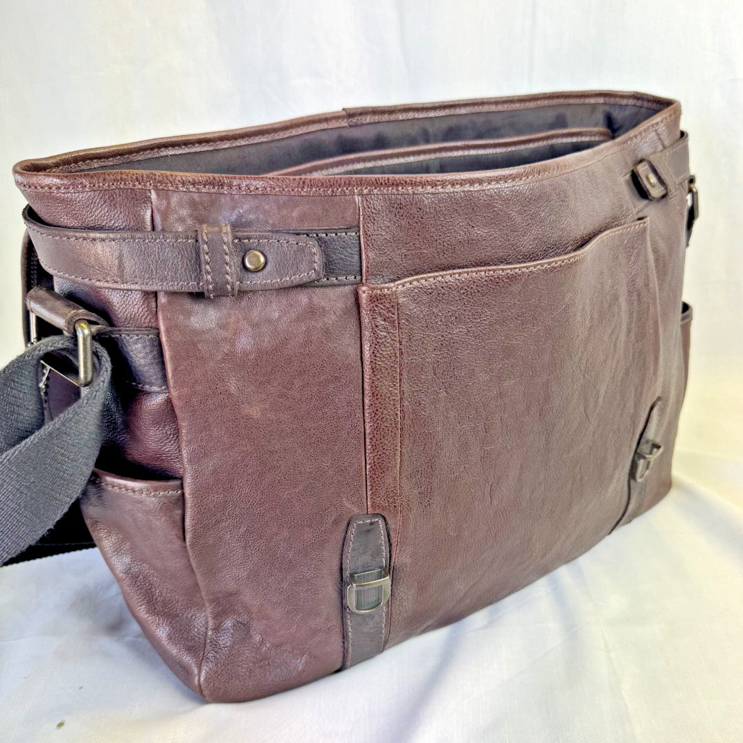 Fossil Estate Brown Leather Messenger/Shoulder/Laptop Bag – EXCELLENT CONDITION!