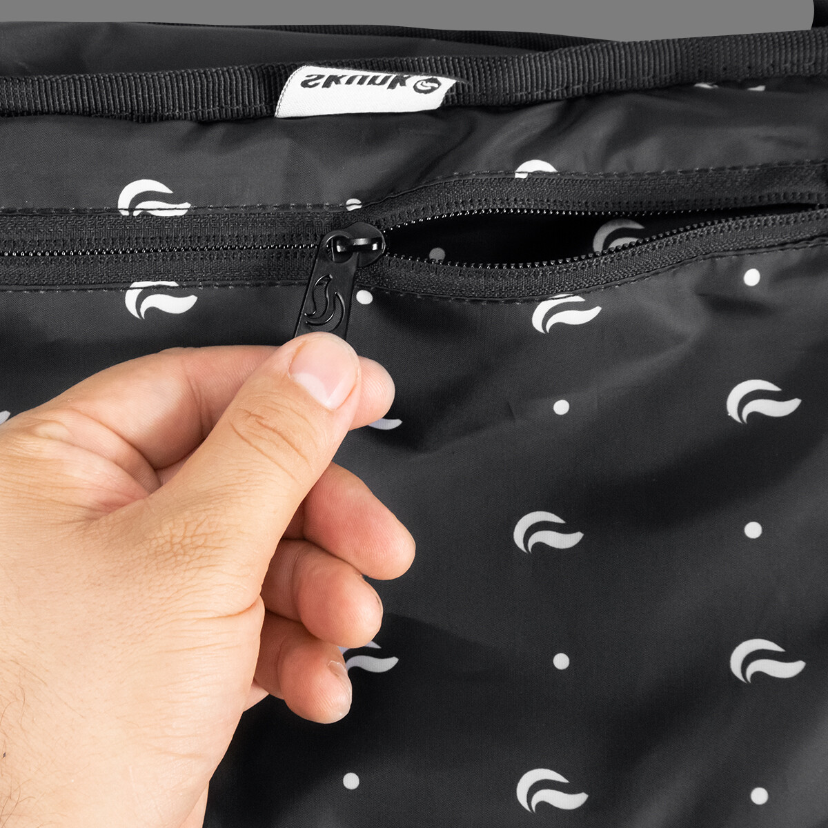 Skunk Sling Smell Proof Stash Bag 100% Smell Weather Proof Carbon Lining – Camo