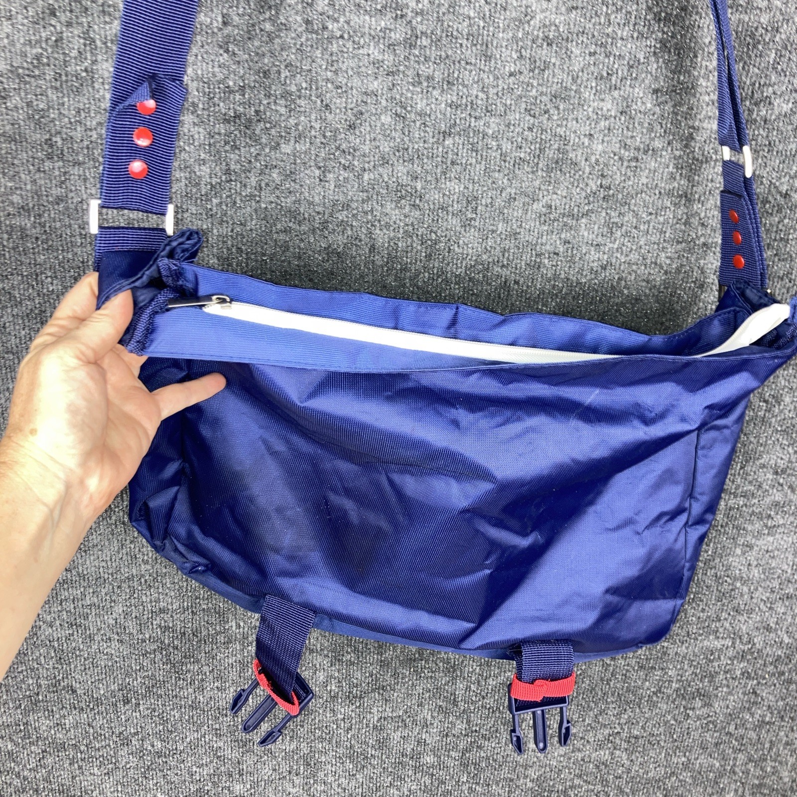 Lacoste Live Parfums Royal Blue Shoulder Messenger Bag EUC