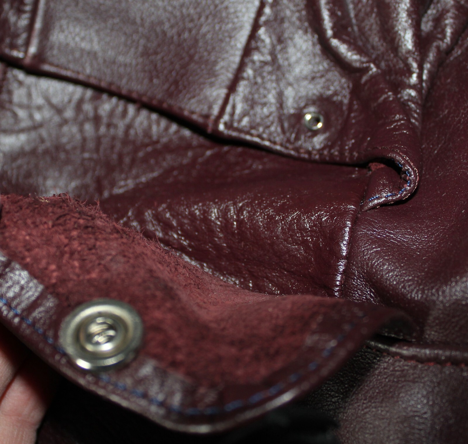 Outback Large Brown 22″ Cab Leather Duffle Bag. Condition Is Very Good.
