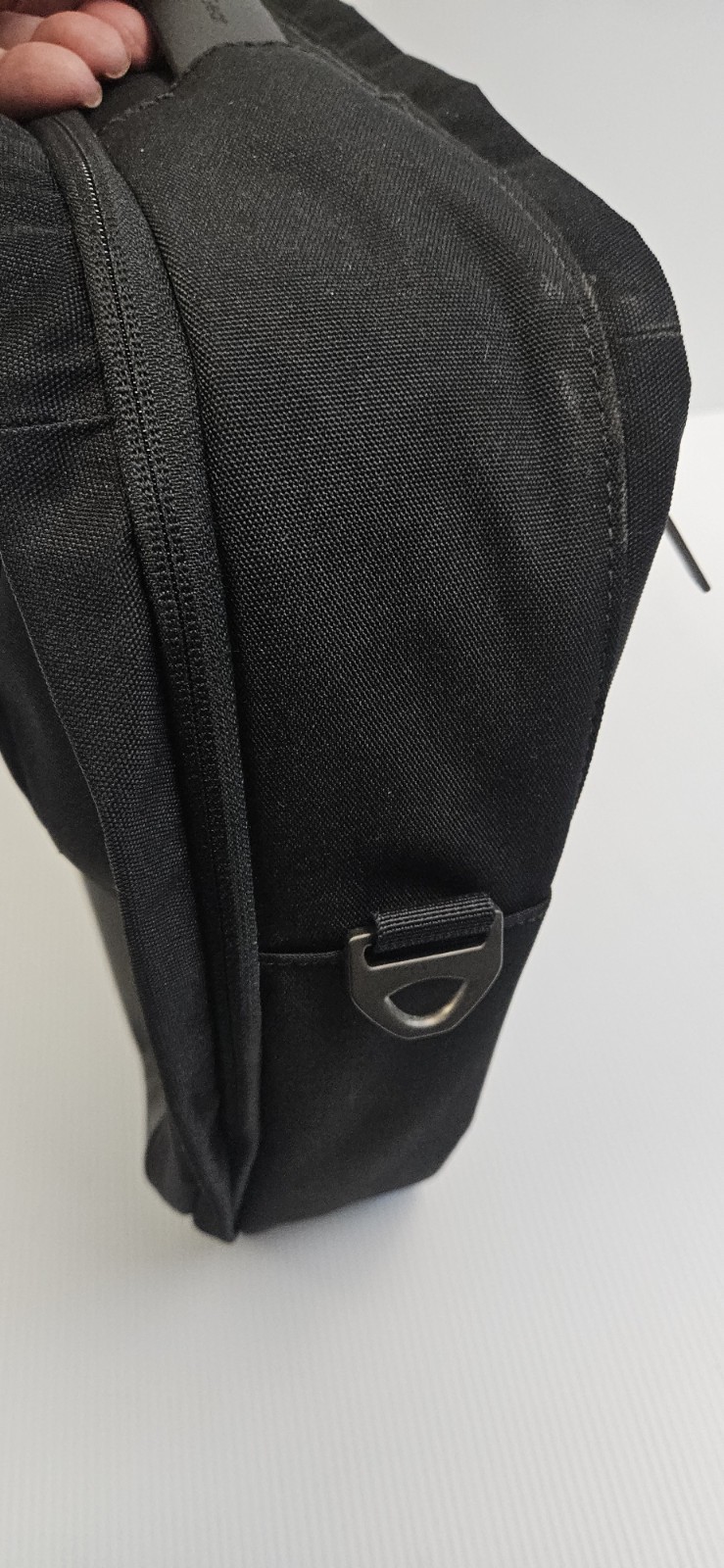 TUMI T-TECH 16” Messenger Laptop Nylon Black Bag 67740D with Shoulder Strap