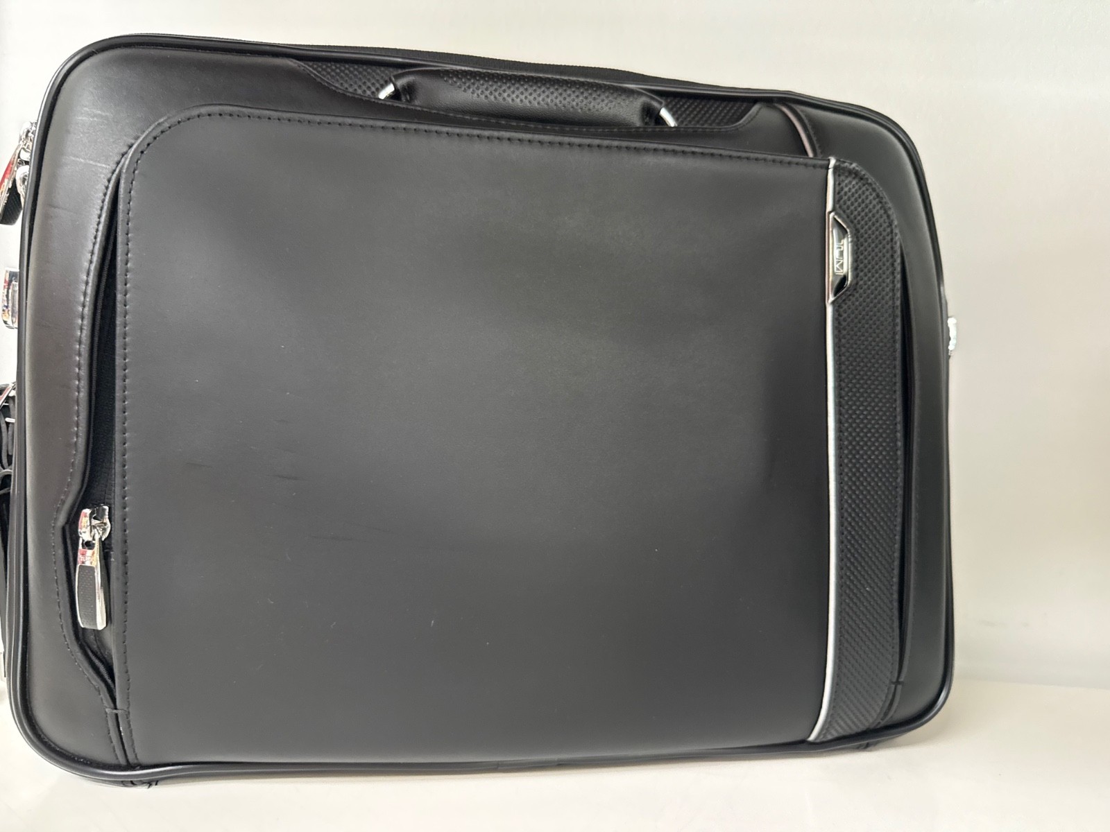 NEW Tumi ARRIVE HANNOVER SLIM 15.5” Brief Laptop Briefcase – BLACK LEATHER
