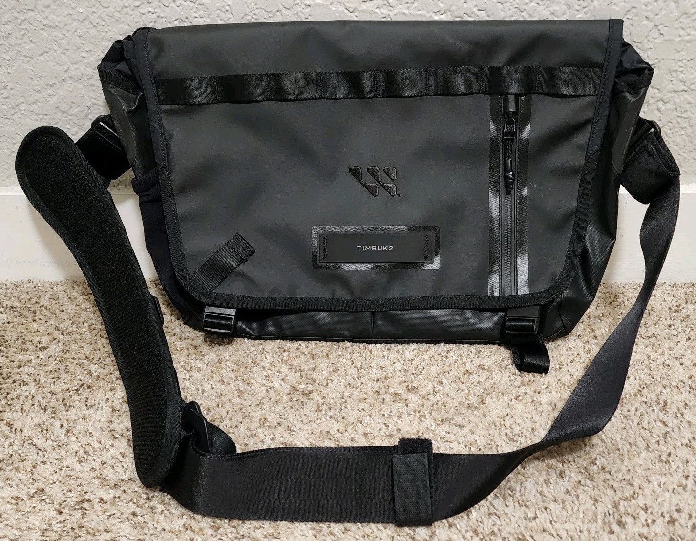 Timbuk2 Especial Stash Messenger Bag Medium 20L Black Waterproof Cycling NWT