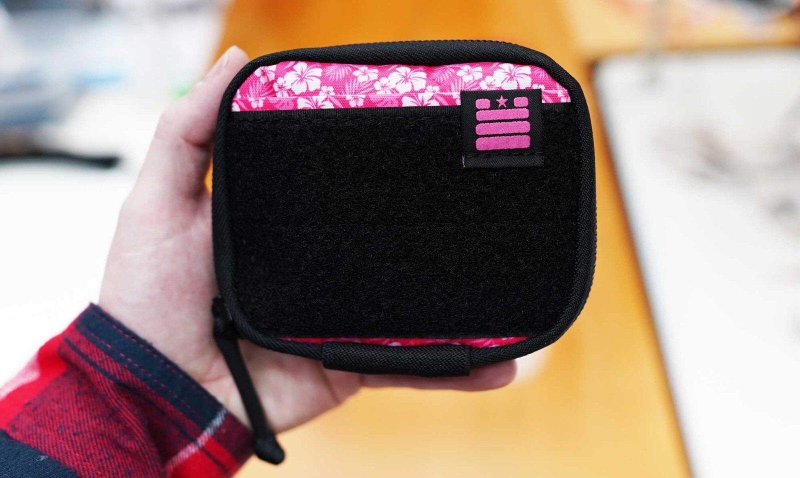 Garage Built Gear GBG Pink Hibiscus w/ White Zipper Mighty Pouch – IN HAND