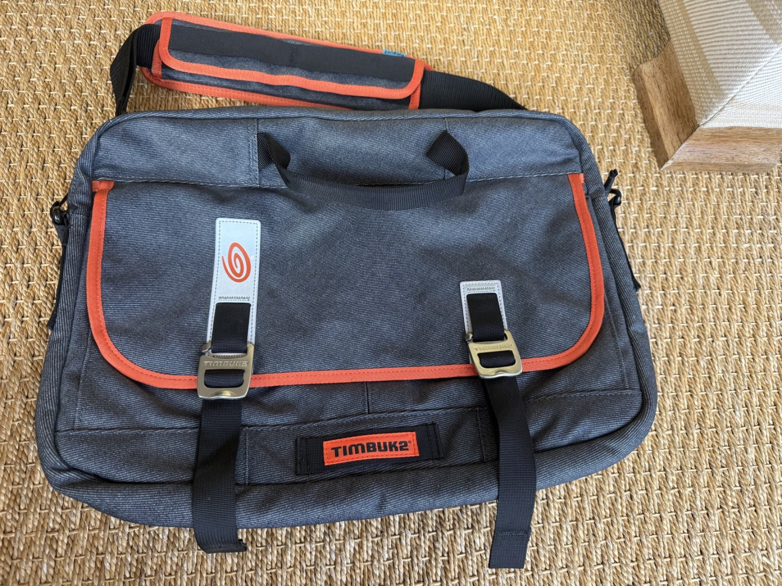 Timbuk2 Commute 2.0 Laptop Messenger Style Briefcase Rare Denim w/Oringe Trim