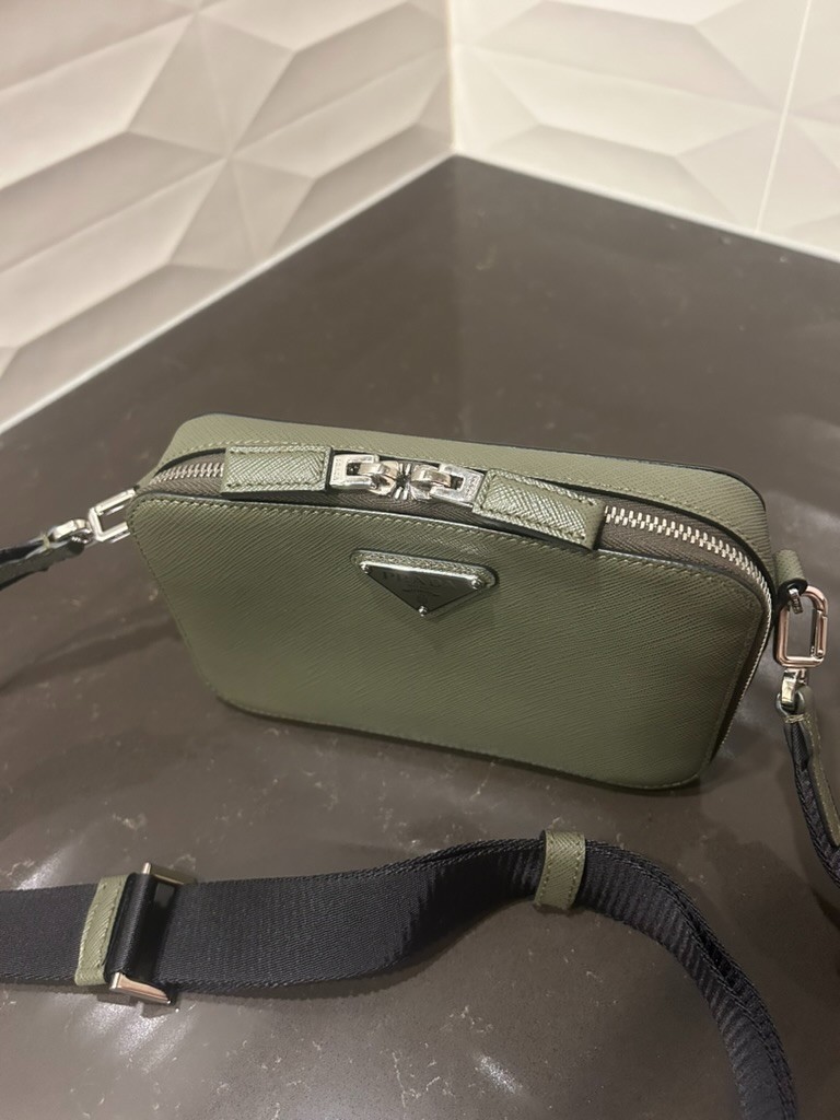 👜🟢 Prada Brique Saffiano Leather Bag – Loden Green – Like New Crossbody