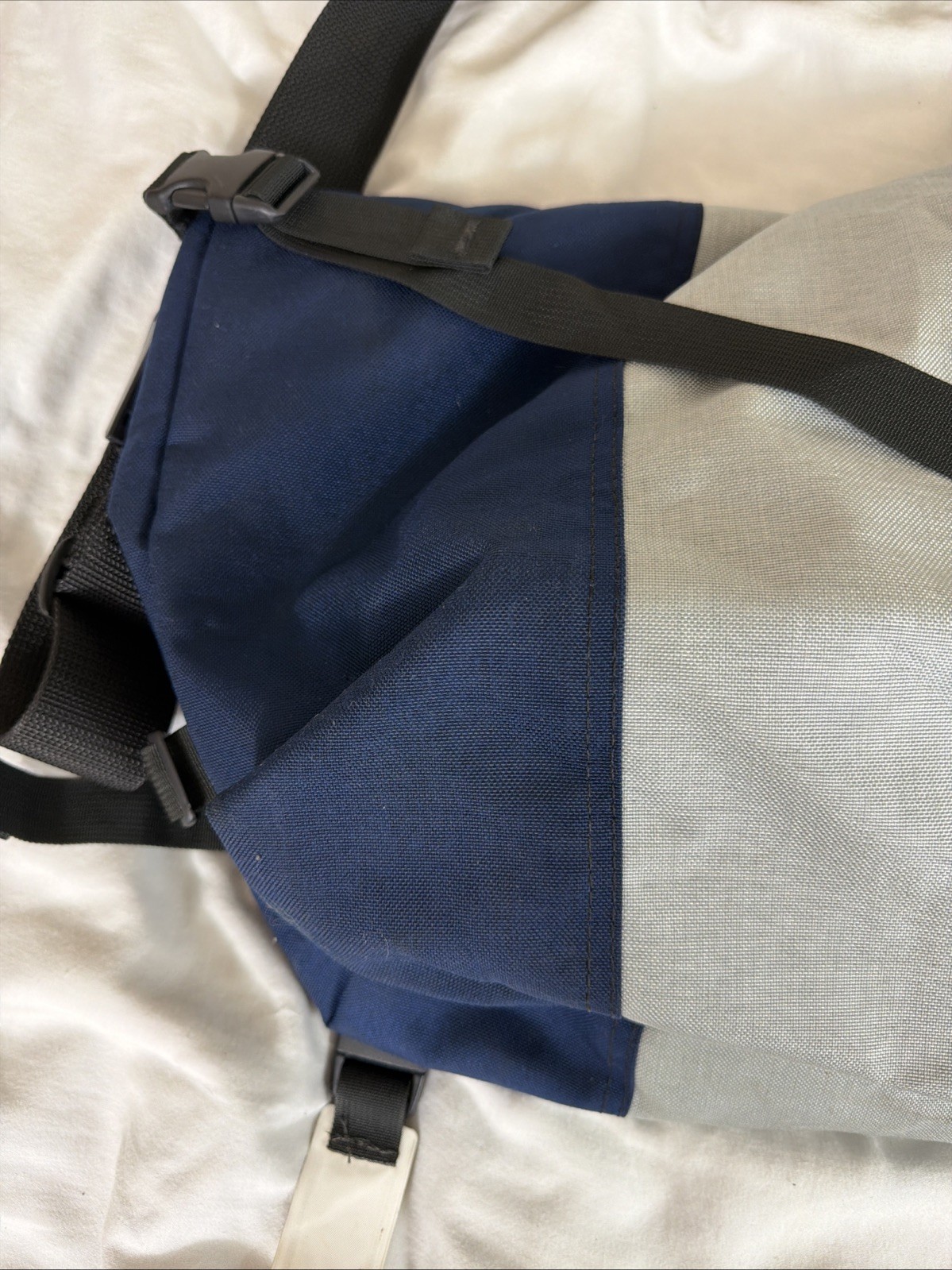Timbuk2 Large Crossbody Messenger Bag Blue Gray Color Block Embroidered Xv2