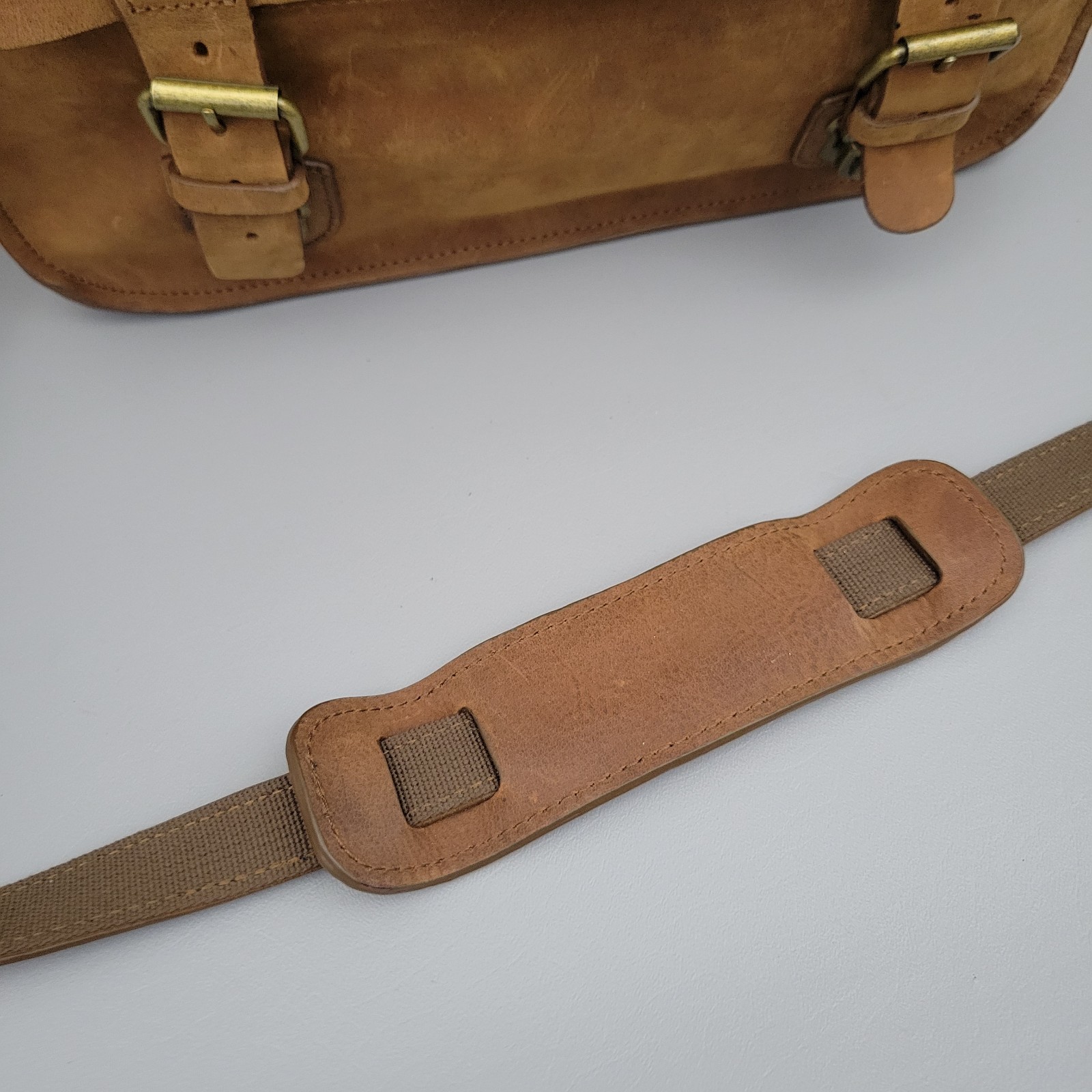 Vintage Duluth Trading Leather Bashful Billionaires Briefcase Messenger Bag