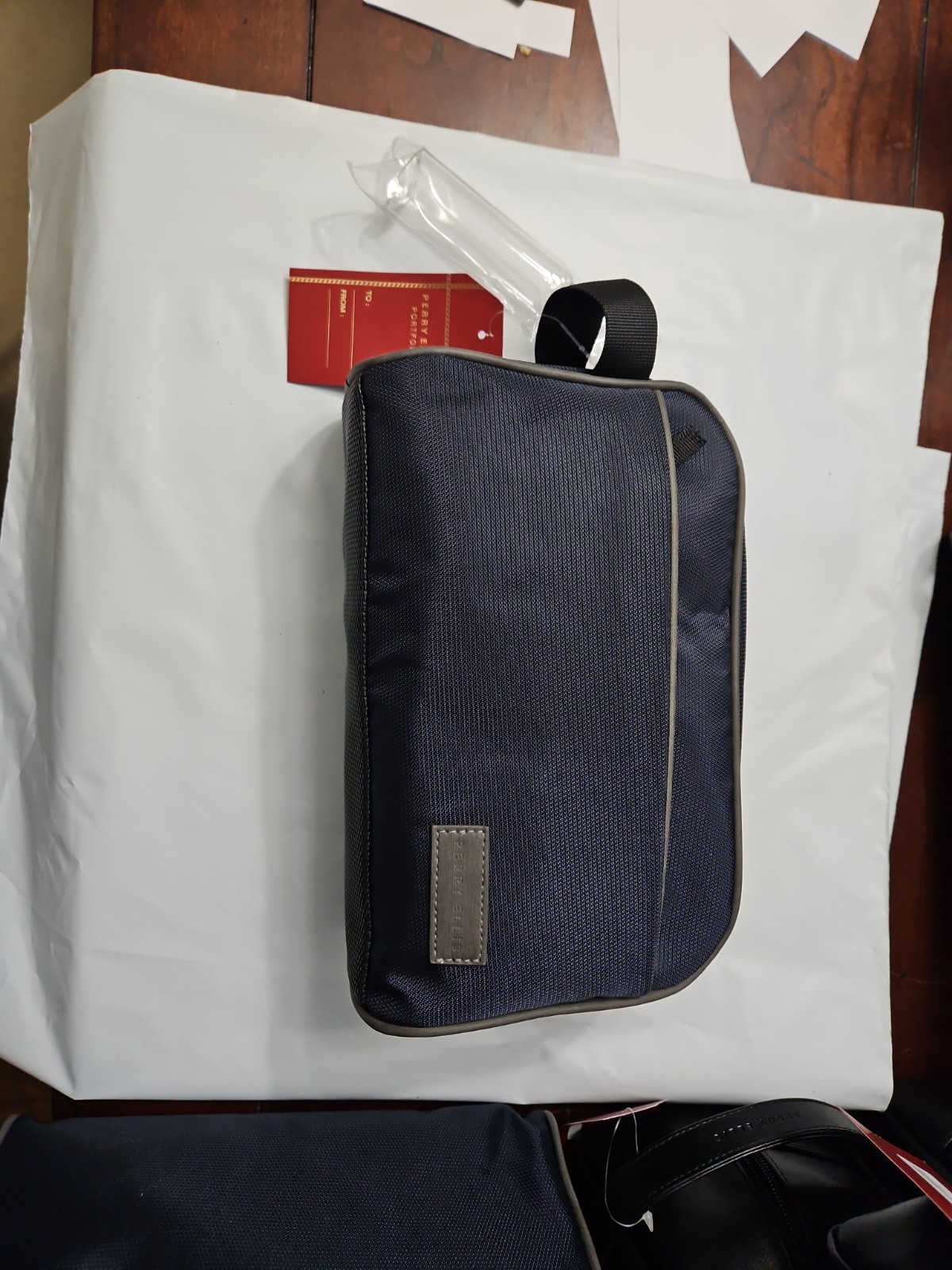 PERRY ELLIS PORTFOLIO Men’s Blue Travel Kit W/Travel Bottle & Handle New