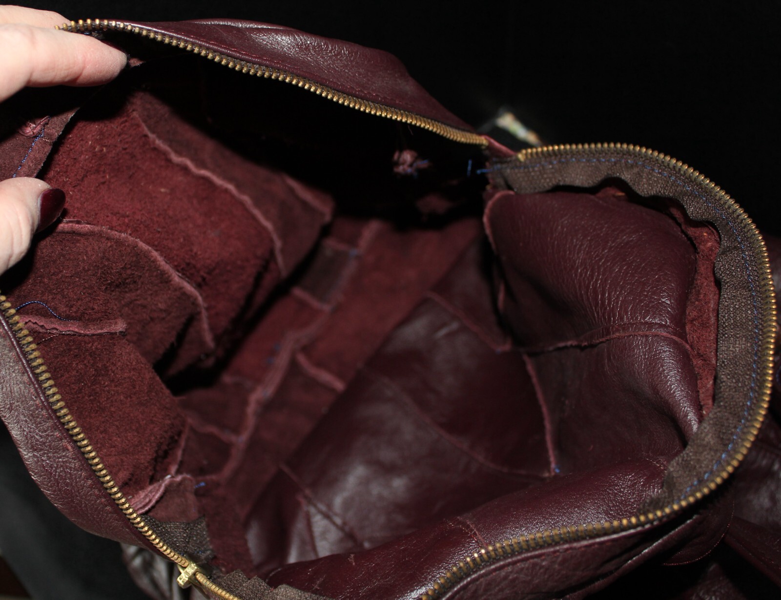 Outback Large Brown 22″ Cab Leather Duffle Bag. Condition Is Very Good.