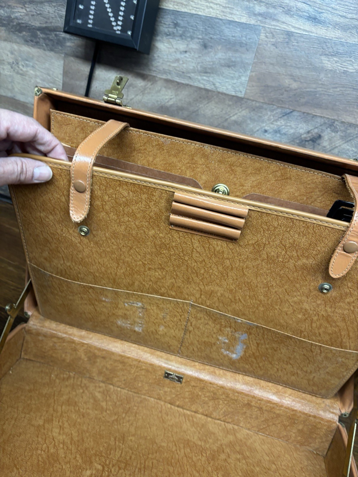 VTG Rexbilt Briefcase Suitcase Brown Leather Prop 18″x 12.5″ x 3.5