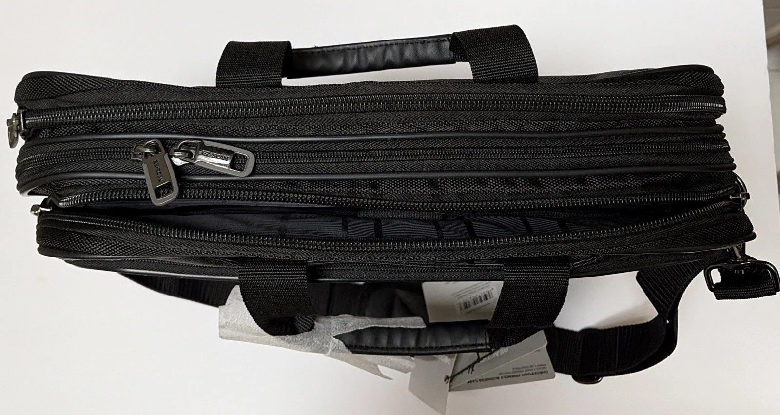 Kenneth Cole Reaction R-Tech Black Laptop Brief Case 17.3″ BRAND NEW w/ TAGS