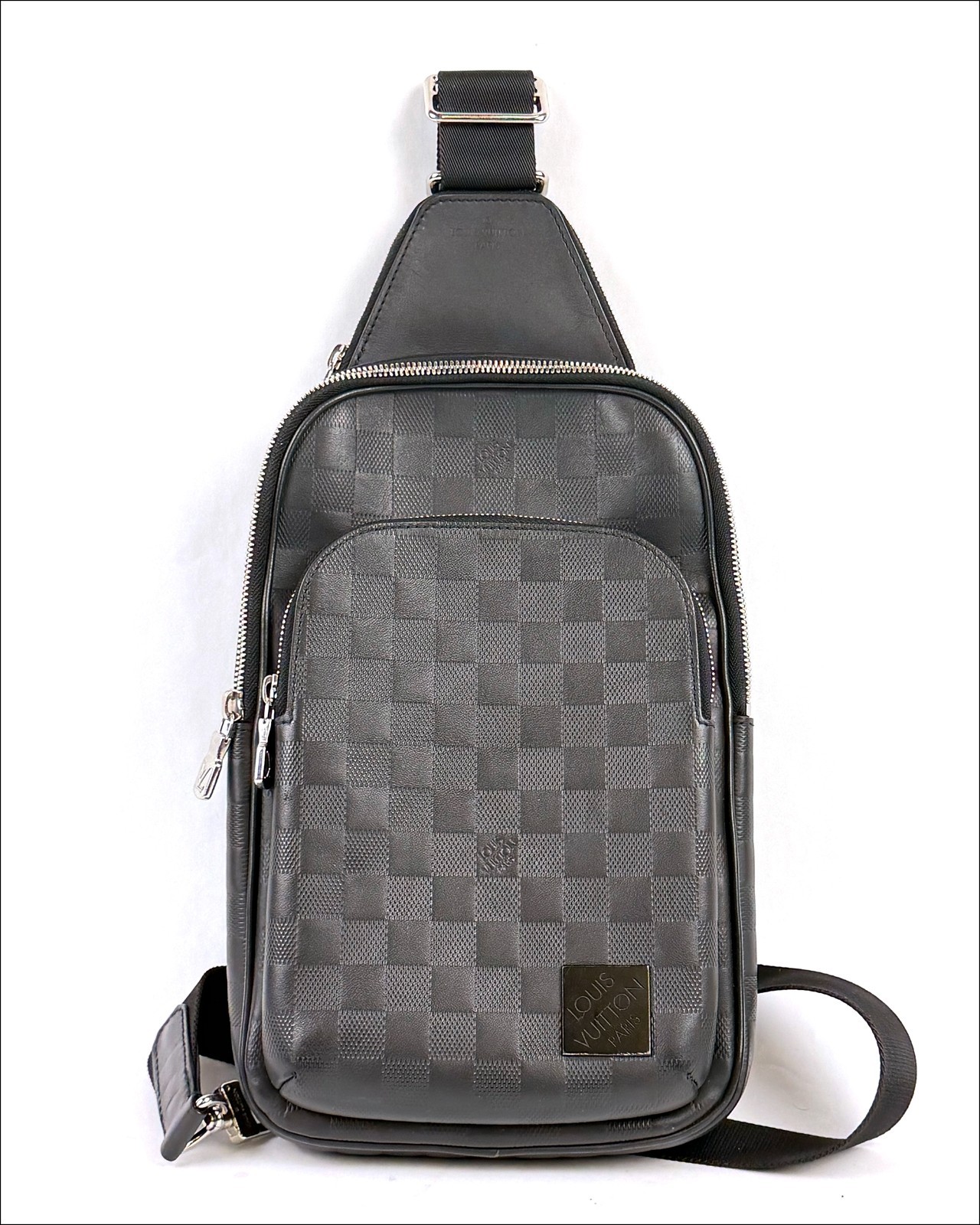LOUIS VUITTON Avenue Sling Bag Damier Black Graphite / Canvas – Great Condition