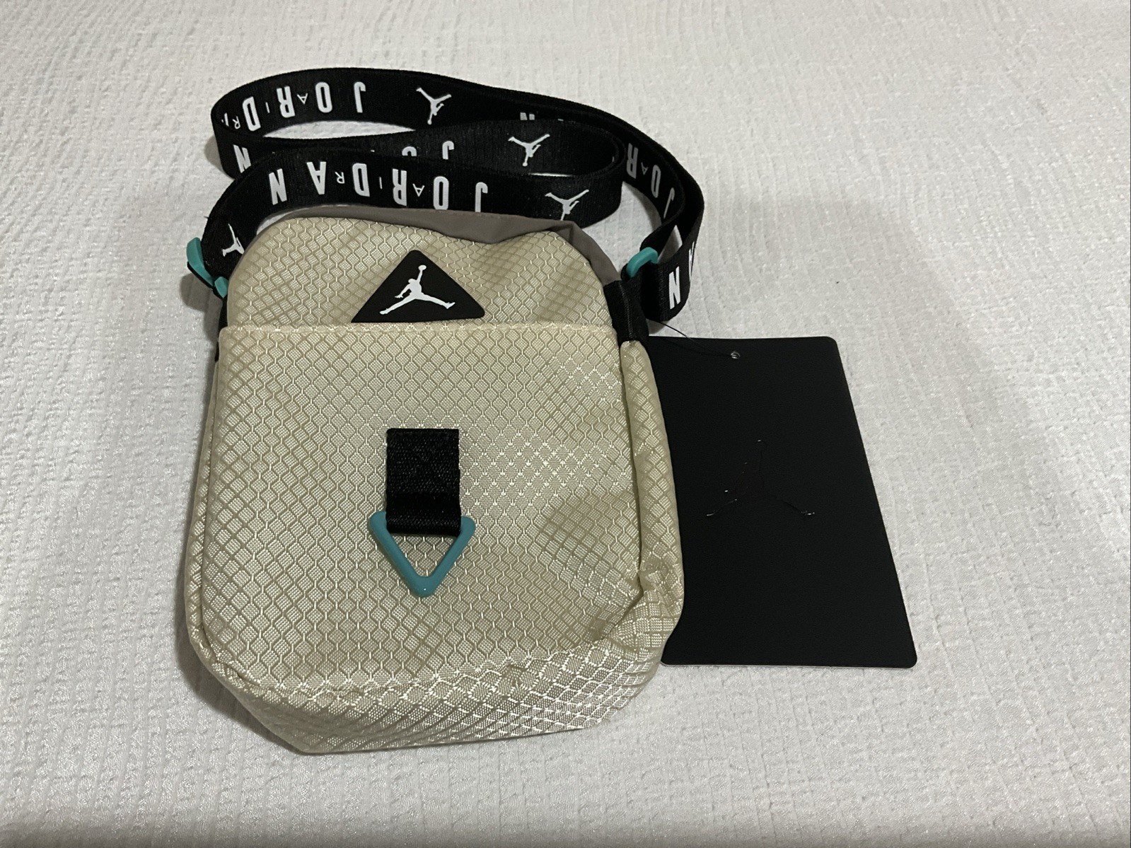 Nike Air Jordan Jumpman Diamond Festival Crossbody Bag Ivory/Tan Key Hook VG