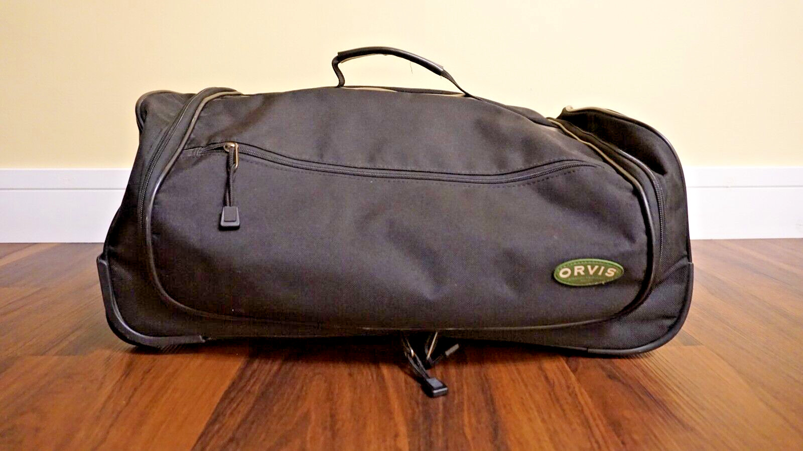 ORVIS WHEELED DUFFLE BAG CARRY ON