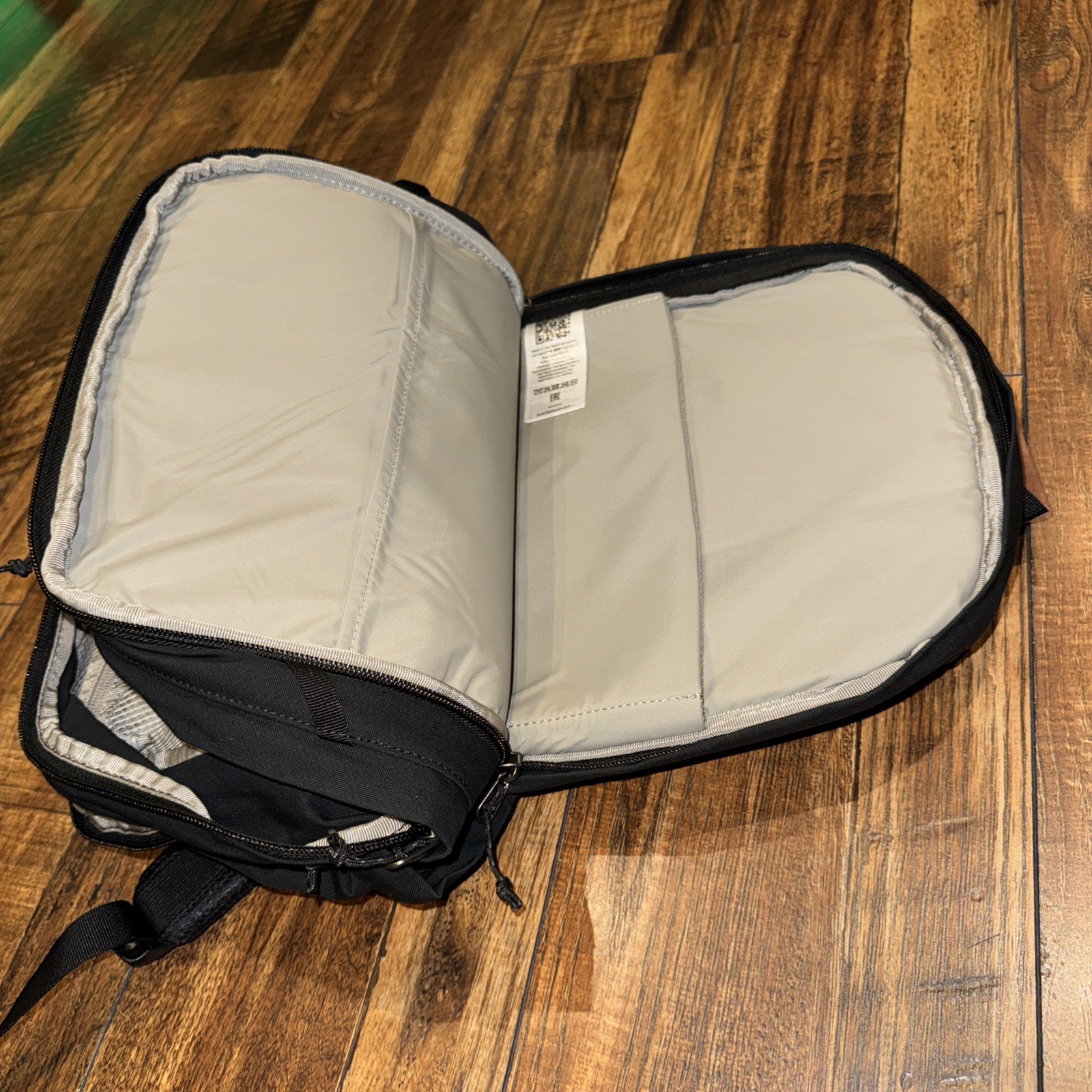Fjallraven Raven 28/black-black