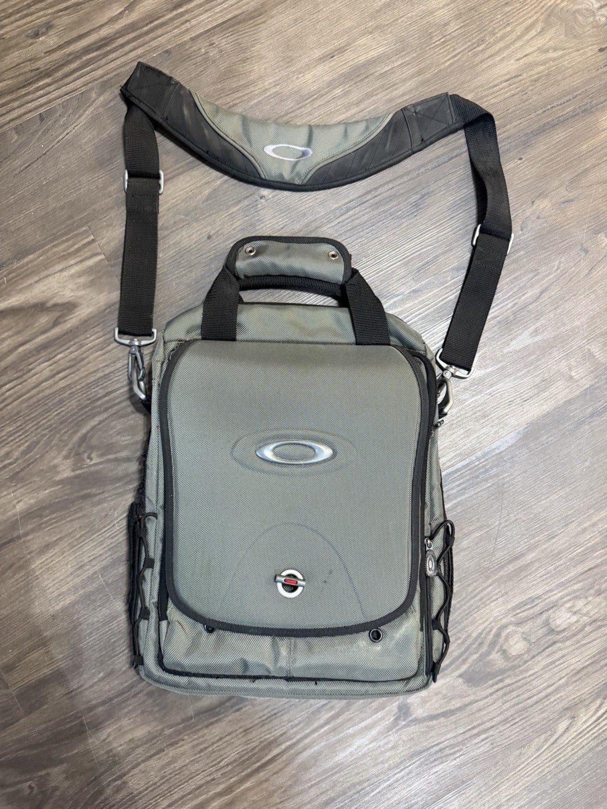 Oakley Tactical Field Gear Vertical Messenger Laptop Bag Strap Vintage Y2K Gray
