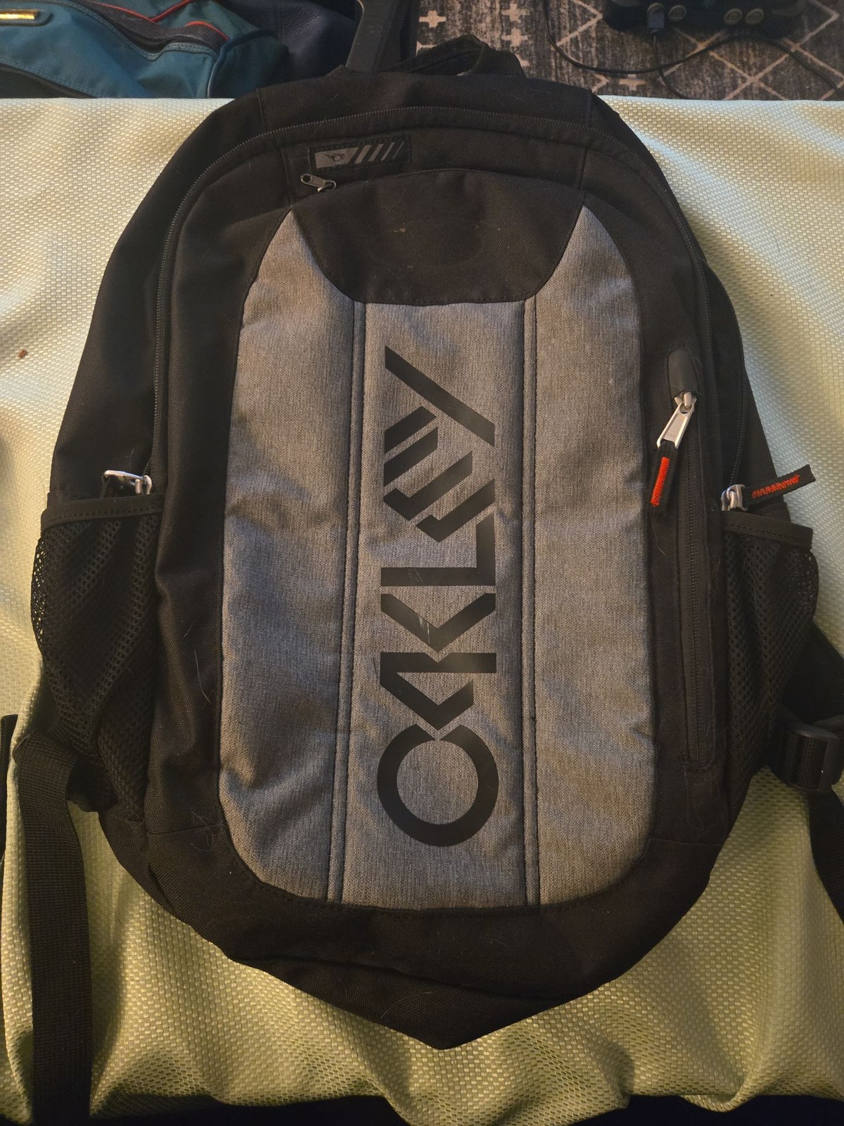 Oakley Enduro 2.0 20L Backpack Black/Heather Grey