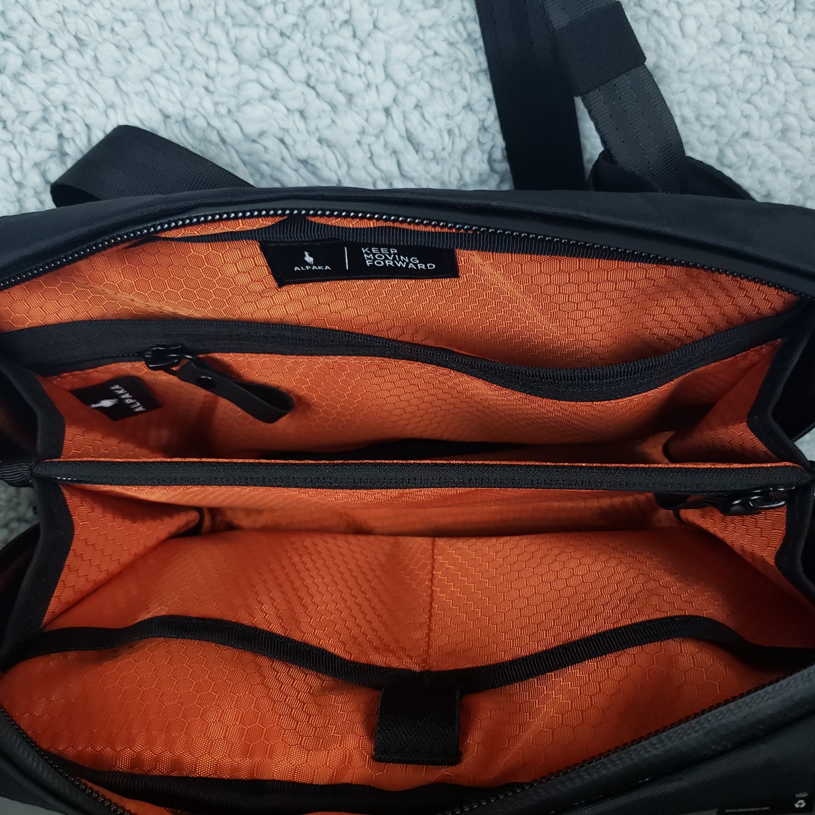 NEW Alpaka Elements Tech Case V2 Sling Bag Black X-Pac VX21 2.5L