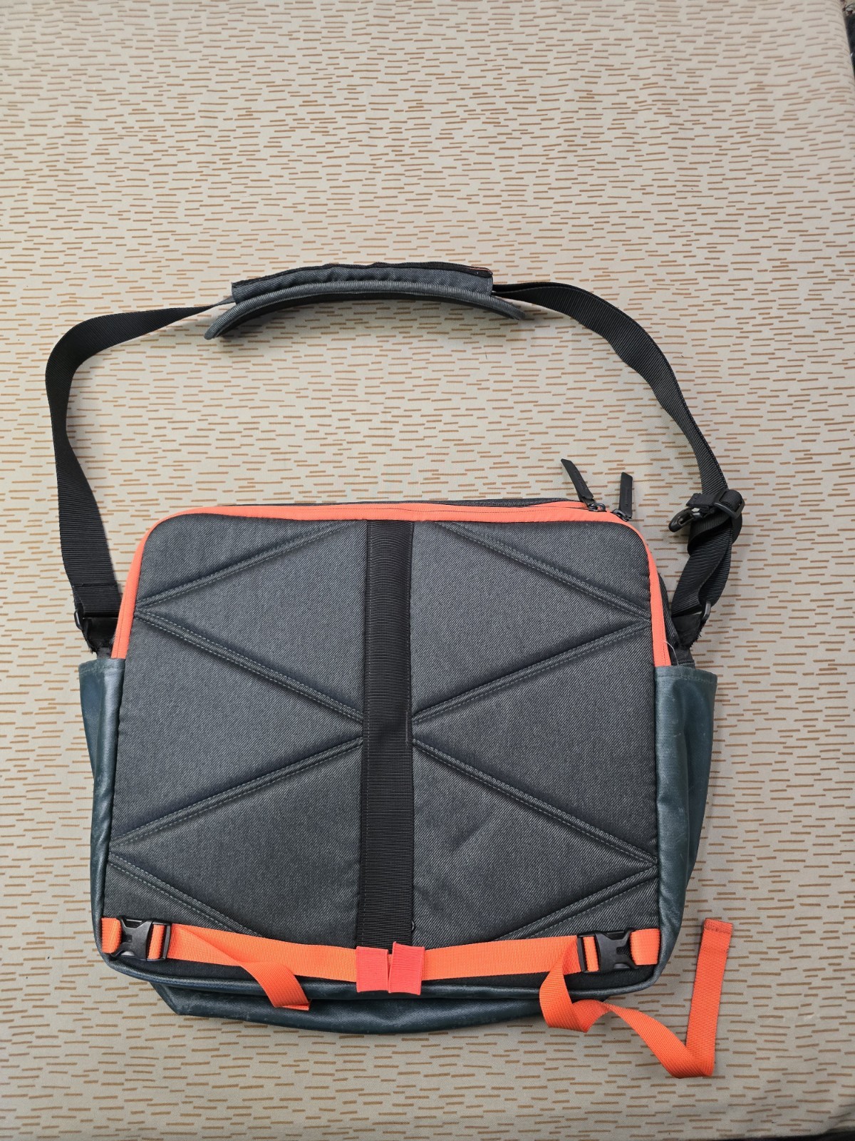 North Face Messanger/ Laptop Bag